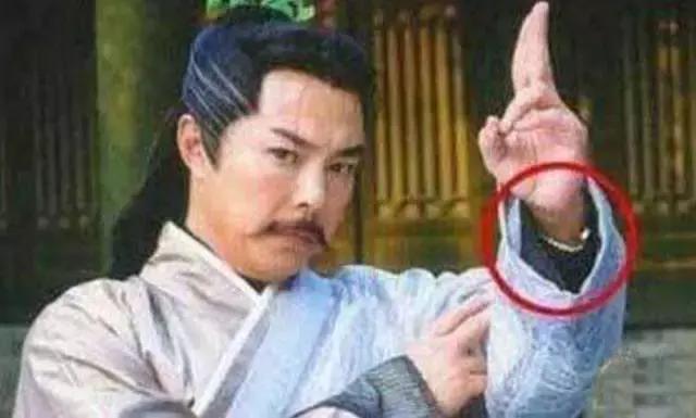 Cười ra nước mắt với những lỗi ngớ ngẩn trong phim Hoa ngữ-10