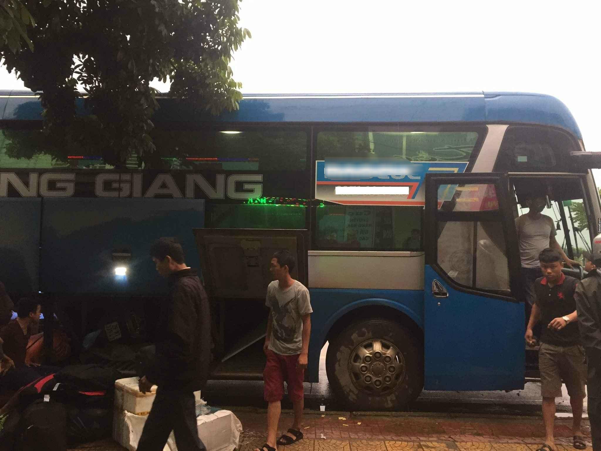 Cô gái tố bị phụ xe khách sàm sỡ: Tôi thật sự bức xúc, chủ xe không xin lỗi còn dọa dẫm-1