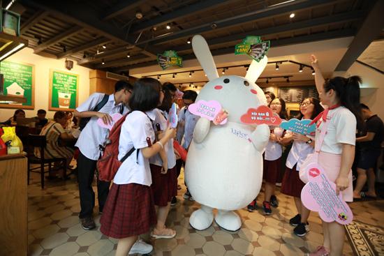 Thỏ Bảy Màu, Cô bé Xô, Gấu AK ‘đốn tim’ giới trẻ-2