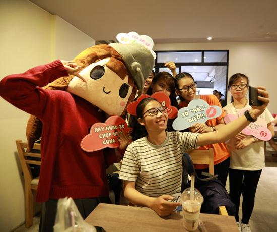 Thỏ Bảy Màu, Cô bé Xô, Gấu AK ‘đốn tim’ giới trẻ-3