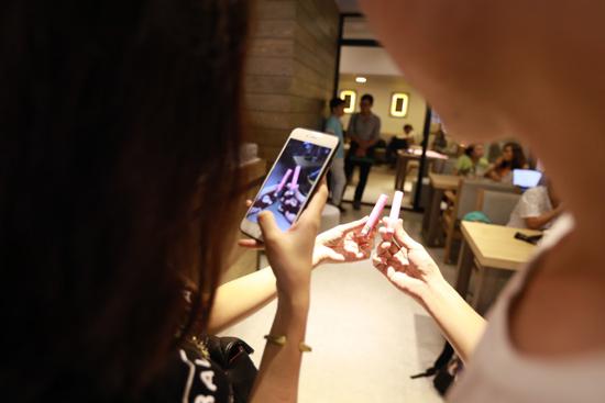 Thỏ Bảy Màu, Cô bé Xô, Gấu AK ‘đốn tim’ giới trẻ-5