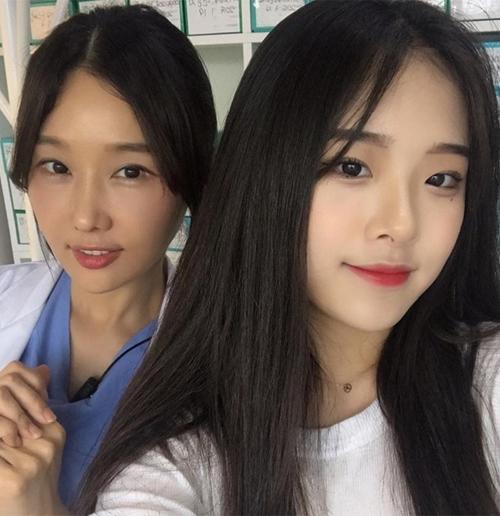 Bà mẹ U50 trẻ đẹp đi cùng con gái khiến người ngoài lầm tưởng hai chị em-1