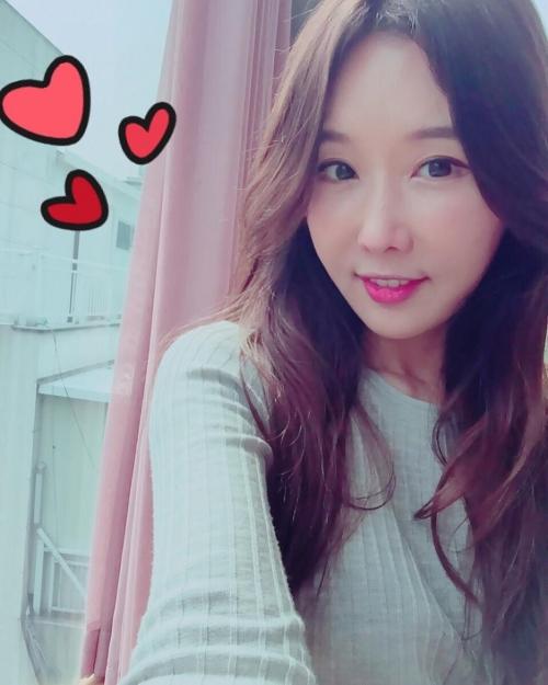 Bà mẹ U50 trẻ đẹp đi cùng con gái khiến người ngoài lầm tưởng hai chị em-3