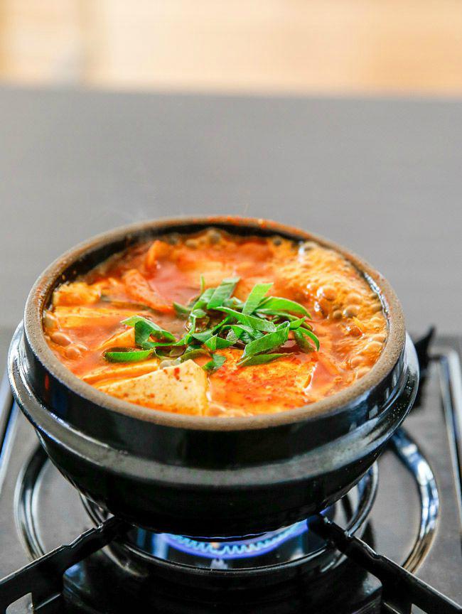 Mát trời thế này không làm nồi canh kim chi đậu phụ thì thật phí!-6