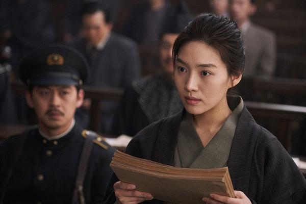 Giải Oscar Hàn Quốc gây sốc: Nữ diễn viên vừa nhận giải Tân binh đã lên luôn Ảnh hậu-3