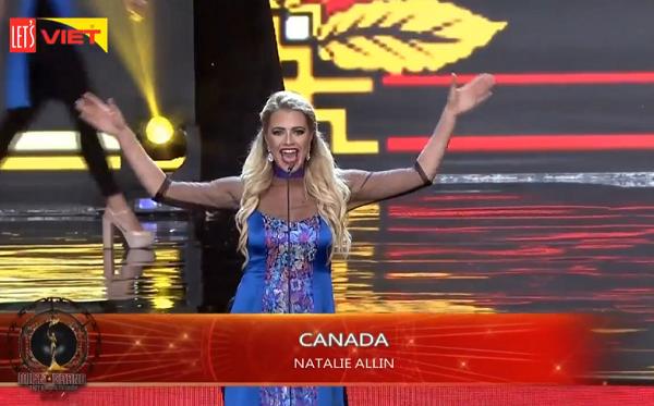 Huyền My cùng dàn thí sinh chào sân đầy khí thế-3