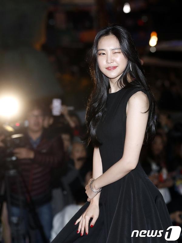 Giải Oscar Hàn Quốc gây sốc: Nữ diễn viên vừa nhận giải Tân binh đã lên luôn Ảnh hậu-5