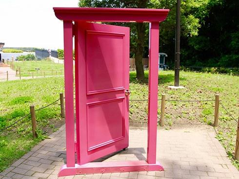 Kỳ bí 'cánh cửa thần kỳ' xuất hiện giữa đời thực