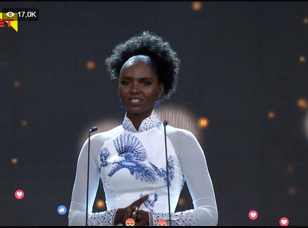 Huyền My tự tin thuyết trình về chủ đề hòa bình bằng tiếng Anh-4