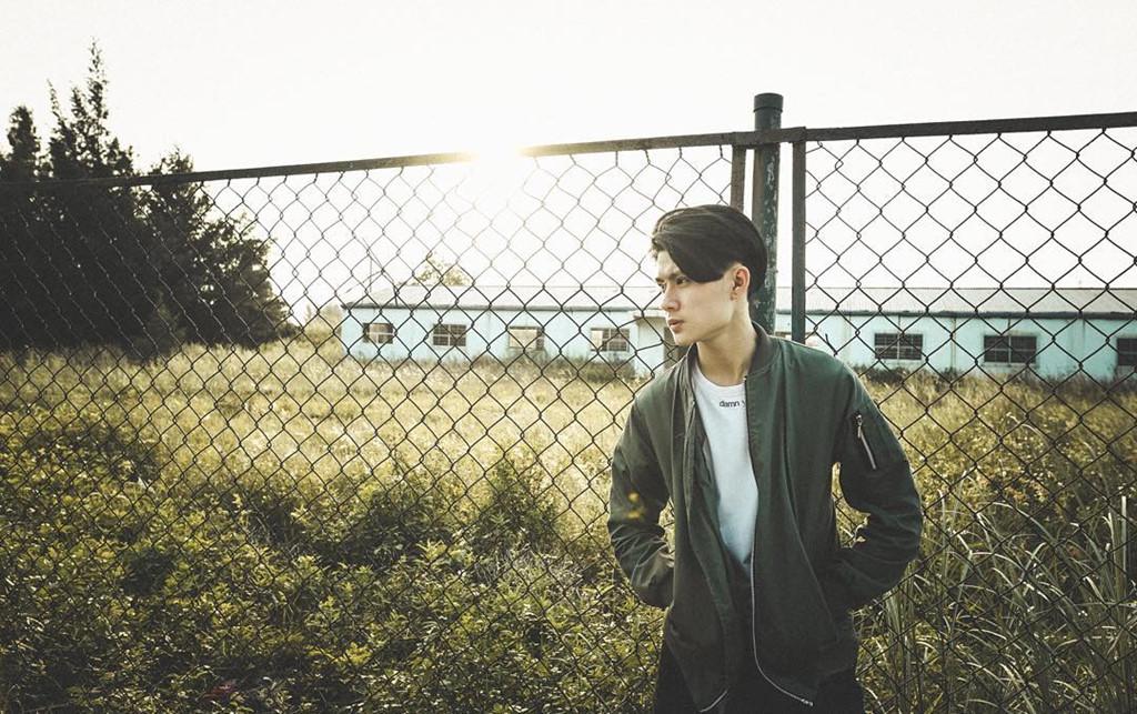 Nam chính điển trai trong MV Ta còn yêu nhau của Đức Phúc là ai?-7