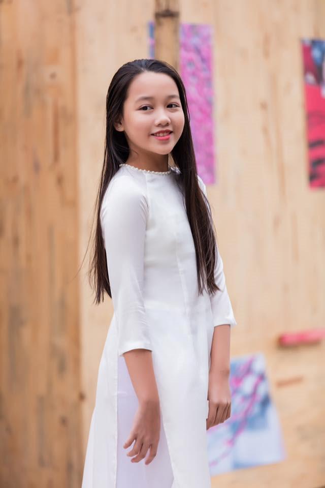 Cô bé 13 tuổi cover Đừng hỏi em được khen có chất giọng ngọt ngào-1