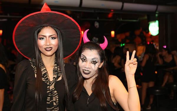 Những phong tục đón Halloween độc đáo không tưởng trên thế giới-8