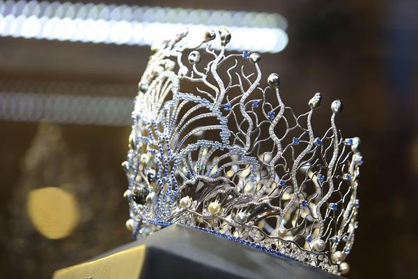 Vương miện 3,2 tỷ vừa ra mắt của Hoa hậu Đại dương 2017 xác lập kỷ lục quốc gia-8