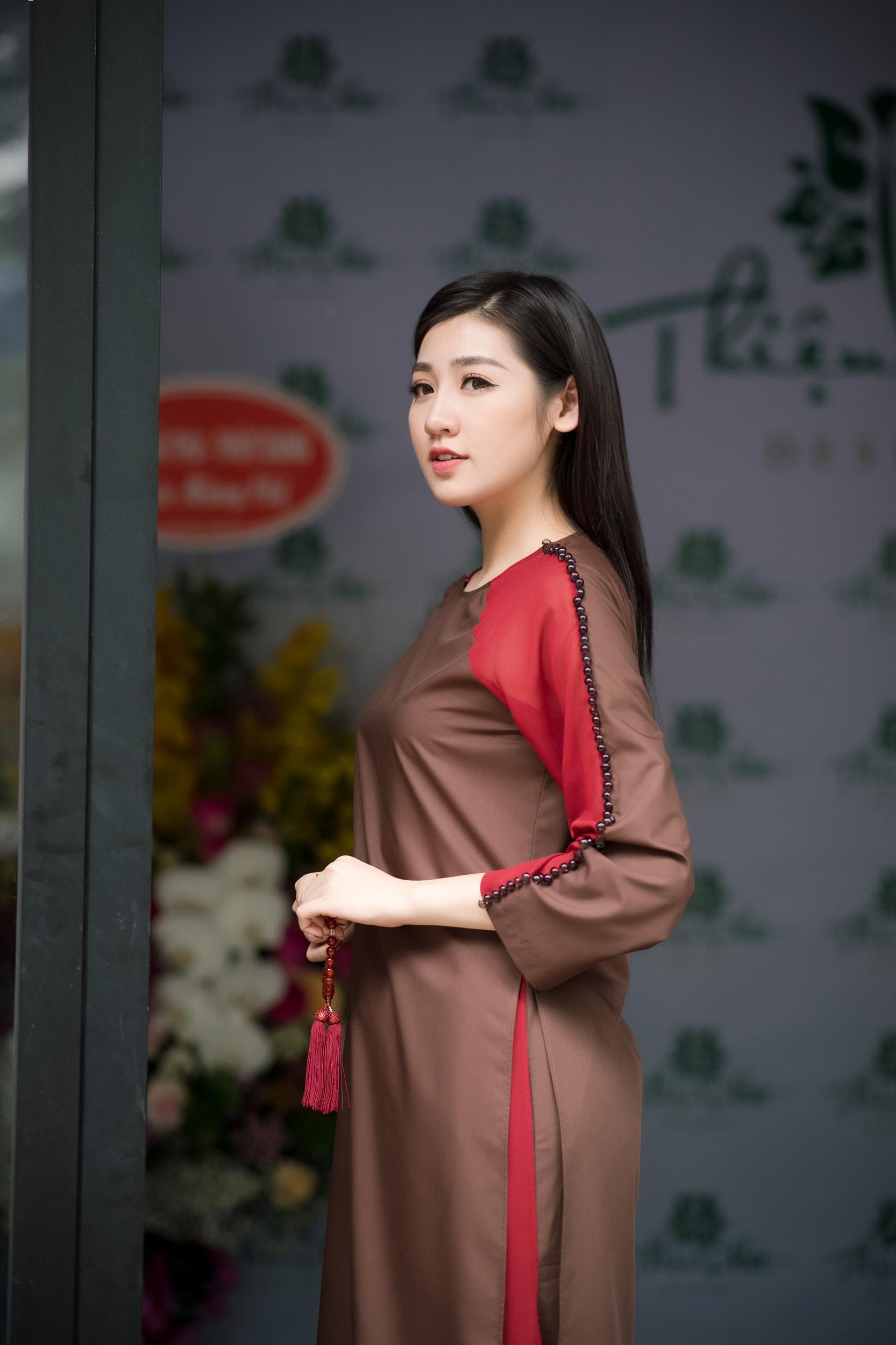 Lâu lắm mới trở lại trình diễn, Á hậu Tú Anh đẹp thoát tục khiến nhiều người ngỡ ngàng-2