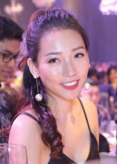 Cô gái xinh đẹp nhận quả đắng khi thuê đồ hiệu săn chồng đại gia-2