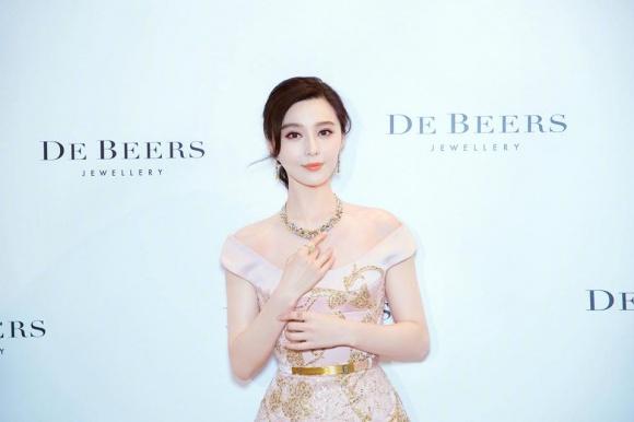 Phạm Băng Băng lộng lẫy như công chúa, khoe vai trần ngọt ngào-4