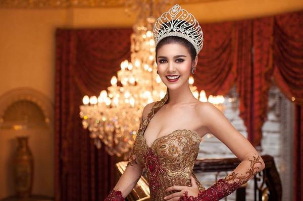 Nhìn lại khoảnh khắc đáng nhớ nhất đêm chung kết Miss Grand International 2017-10