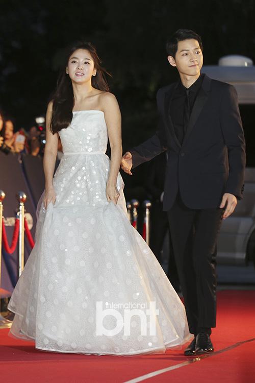 Bạn thân Lee Kwang Soo phủ nhận là MC đám cưới Song Joong Ki - Song Hye Kyo-2