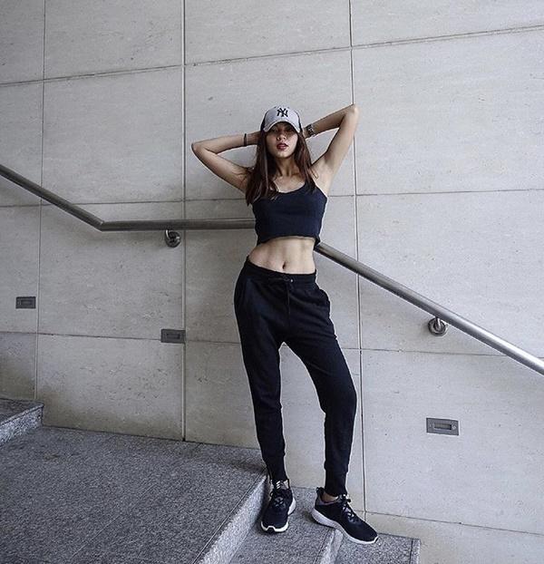 Học cách diện đồ thể thao vừa chất vừa gợi cảm như Đồng Ánh Quỳnh-2