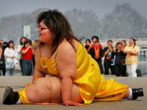 Tiến Luật gây chú ý hát nhạc Mỹ Tâm trên sân khấu hài-5