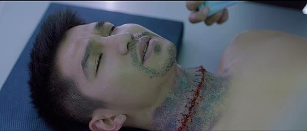 Hậu trường rùng rợn của ca ghép đầu đầu tiên trên màn ảnh Việt Nam-3