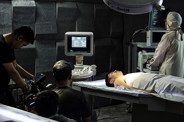 Hậu trường rùng rợn của ca ghép đầu đầu tiên trên màn ảnh Việt Nam-4