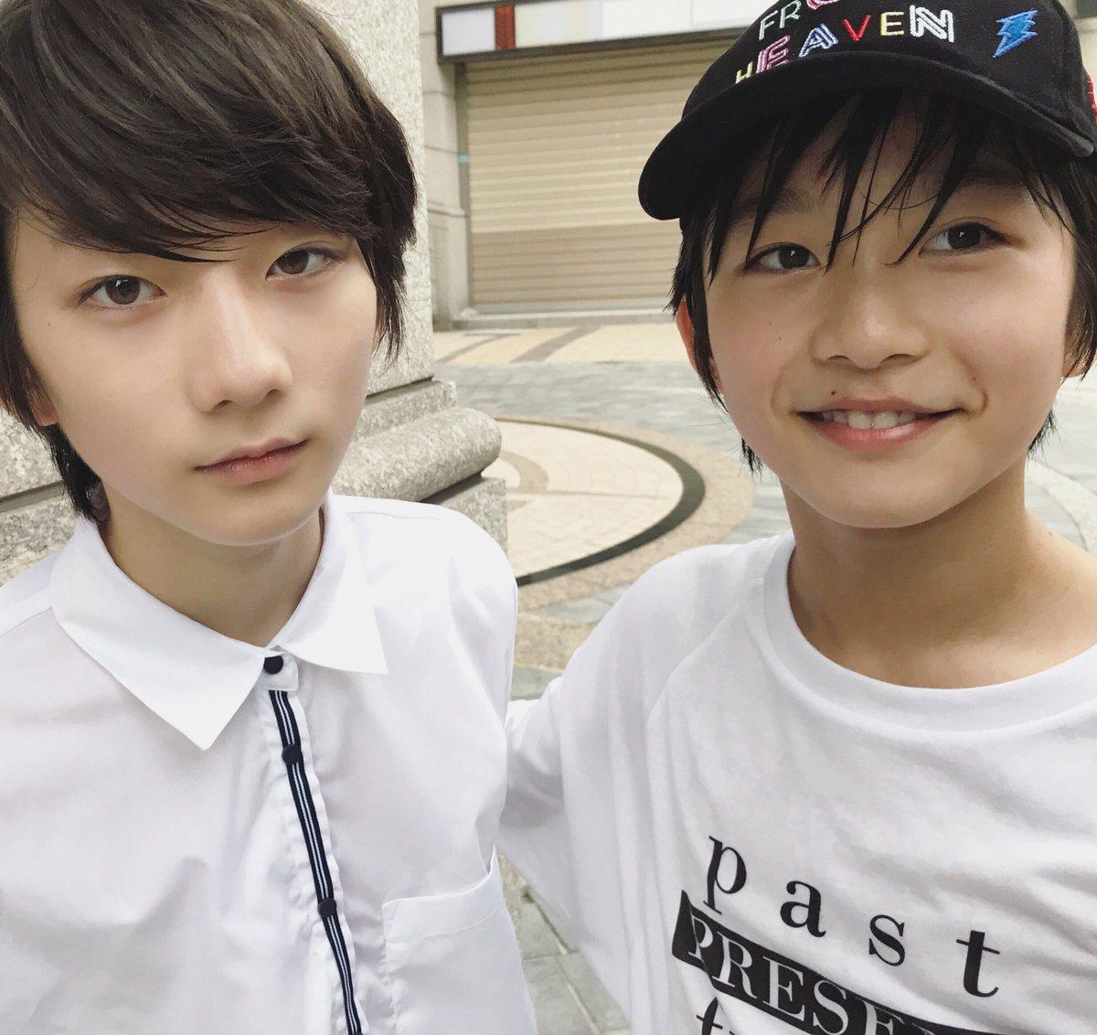 Cặp con lai người Nhật mới ít tuổi đã đẹp từ anh đến em, muốn không hot cũng khó-1