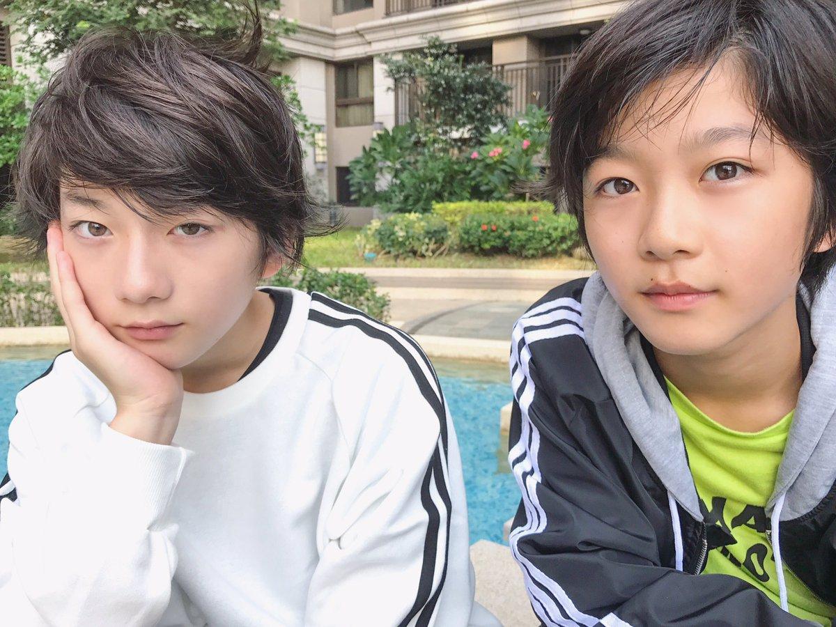 Cặp con lai người Nhật mới ít tuổi đã đẹp từ anh đến em, muốn không hot cũng khó-6