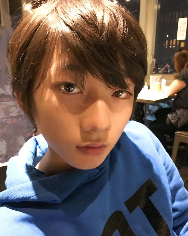 Cặp con lai người Nhật mới ít tuổi đã đẹp từ anh đến em, muốn không hot cũng khó-9