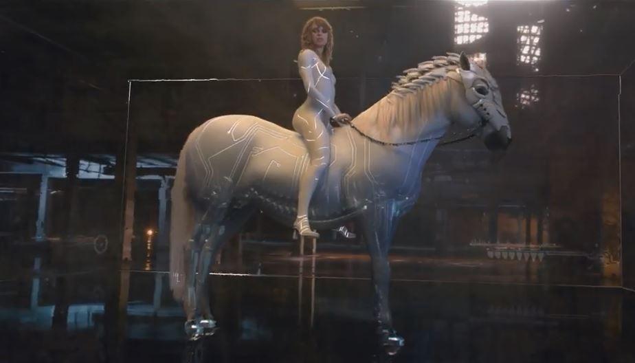 Đây là ý nghĩa của cảnh Taylor Swift phóng sấm sét giết chính mình trong MV mới-4