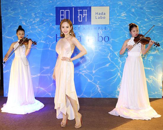 Minh Hằng trẻ trung tại ‘Bản giao hưởng Water In Oil’-1