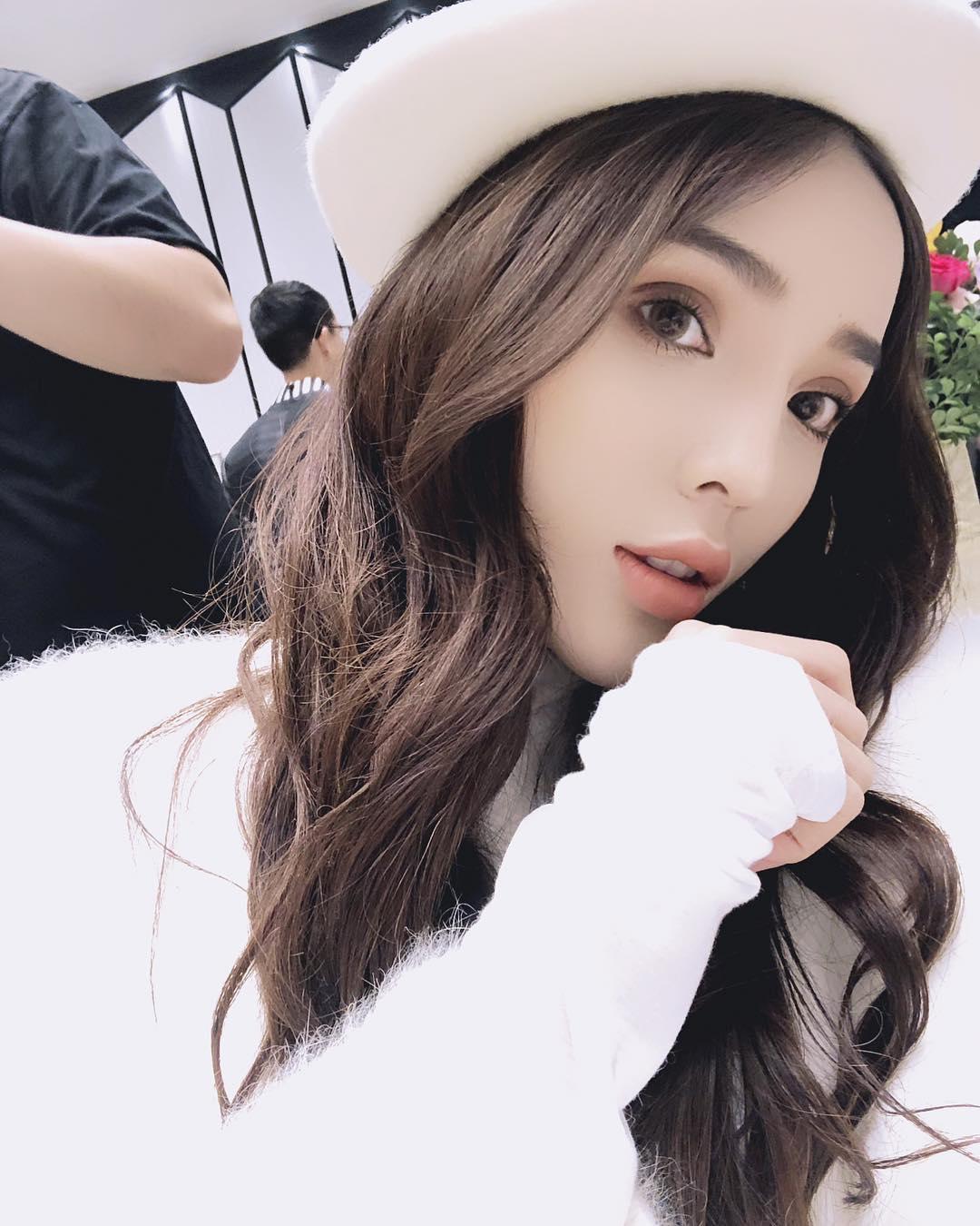 Tin sao Việt 27/10: Đàm Vĩnh Hưng khẳng định mình chính là ca sĩ quốc dân-3