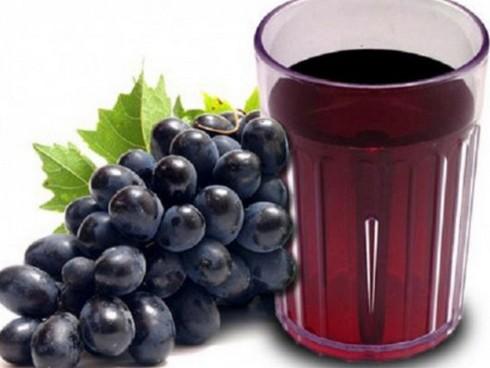 6 mẹo làm đẹp da từ quả nho chín-1