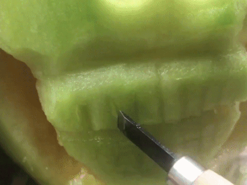 Chán nấu nướng, ‘thánh ăn công sở’ trổ tài làm đậu phụ bằng miếng dán giữ nhiệt-1