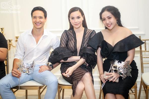 Hà Hồ lái xe đưa Kim Lý đi sự kiện trên xế hộp 7 tỷ mới tậu-4