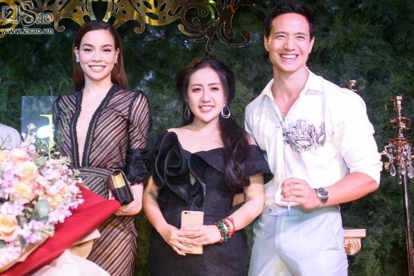 Hà Hồ lái xe đưa Kim Lý đi sự kiện trên xế hộp 7 tỷ mới tậu-2