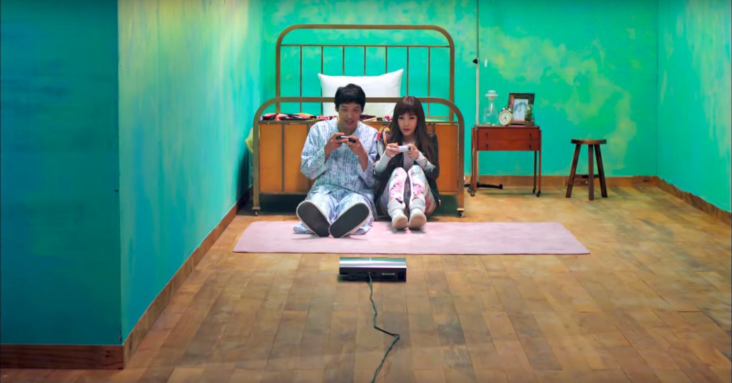Vừa ra mắt, concept MV mới của Chi Pu lại bị soi hao hao sản phẩm âm nhạc của Park Bom 8 năm trước-5