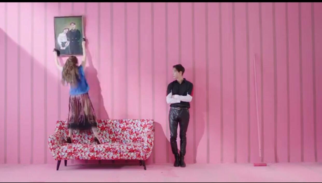 Chi Pu gây khó hiểu với trang phục lộ nội y trong MV Cho ta gần hơn-4