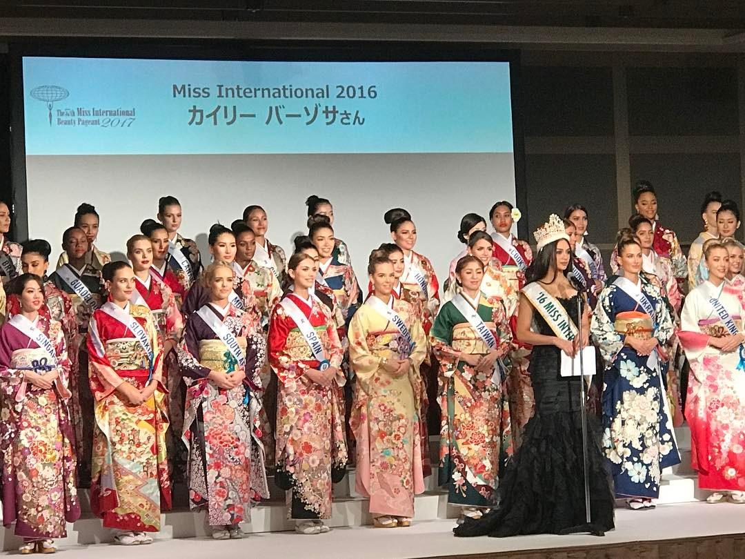 Khán giả Việt lo lắng khi Thùy Dung nhận giải phụ đầu tiên tại Miss International 2017-1