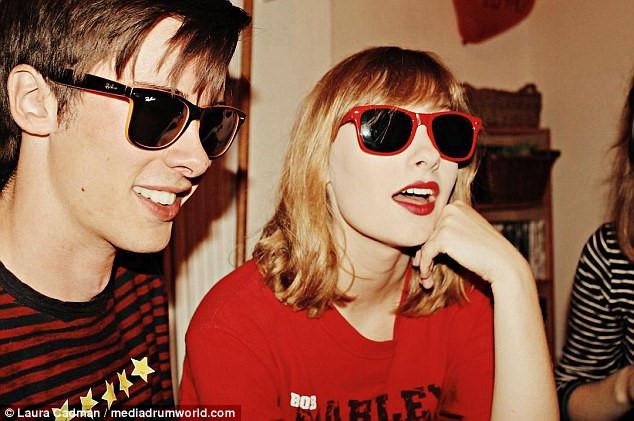 Nữ sinh thường xuyên gặp rắc rối vì quá giống Taylor Swift-3