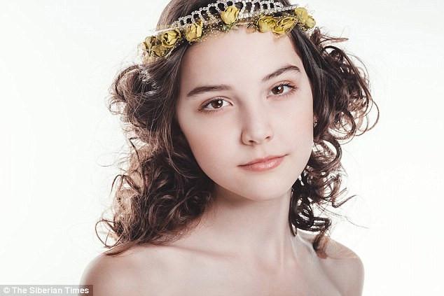 Người mẫu Nga chết ở tuổi 14 sau khi bị vắt kiệt sức tại Trung Quốc-3