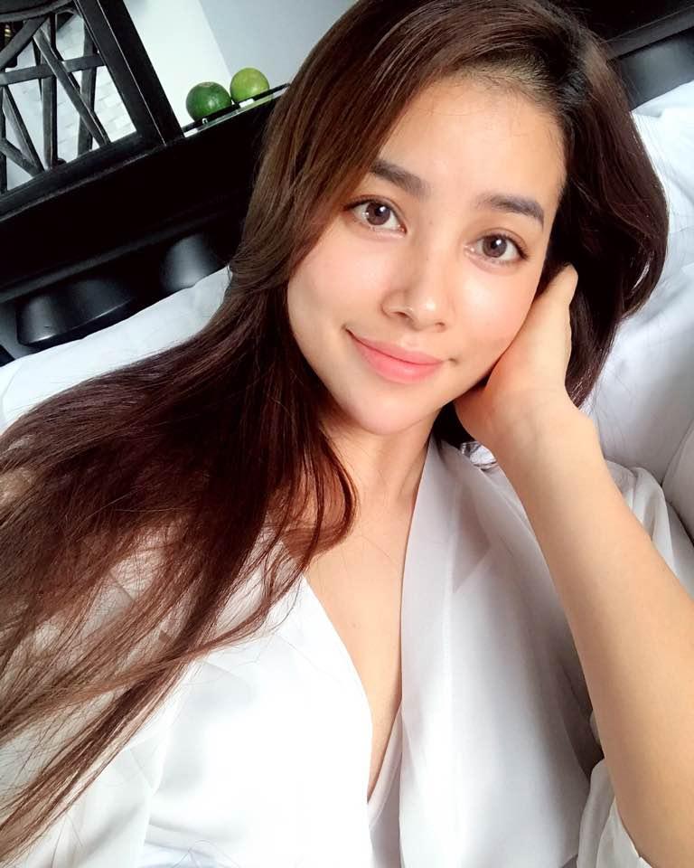 Tin sao Việt 28/10: Bất ngờ với gương mặt trút bỏ son phấn hoàn toàn của Phạm Hương-1