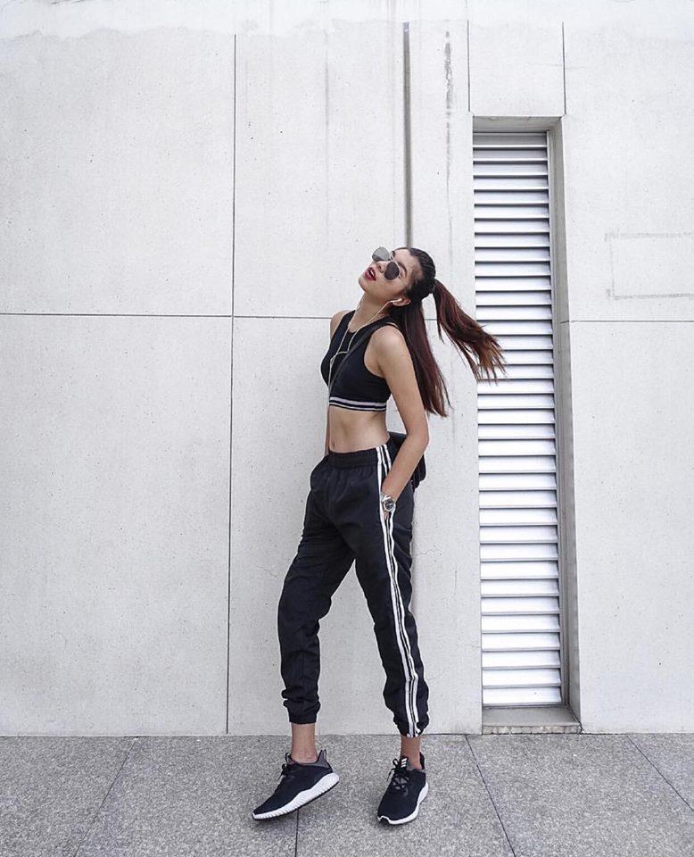 Dàn hot-face Việt lăng xê nhiệt tình mốt áo blazer kẻ trong street style tuần này-2