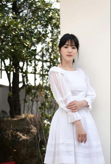 Với vóc dáng bé nhỏ, Song Hye Kyo sẽ chọn váy cưới kiểu nào để làm ‘cô dâu thế kỉ’?-10