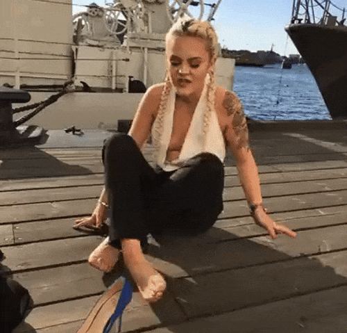 Chị em vụng về, anh em làm sao... mê-1