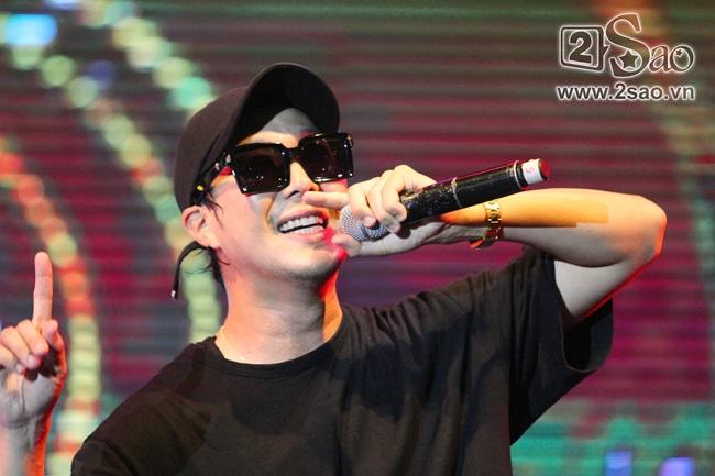 Hàng nghìn fan Việt chen lấn để được nhìn Hoàng tử Châu Á Lee Kwang Soo-4