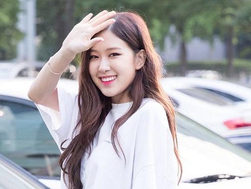 Show thực tế của YG chưa gì đã gây sốt vì bài hát chính thức quá hay