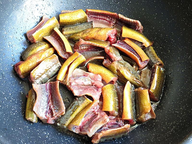 Cuối tuần bồi bổ cho cả nhà với món lươn om đậm đà-2