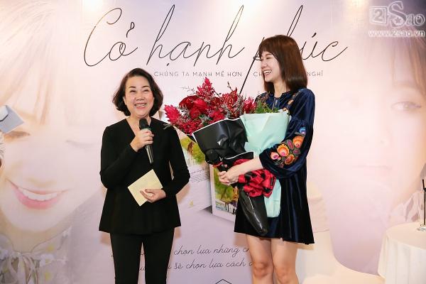 Clip mẹ Trấn Thành chia sẻ niềm tự hào khi có con dâu là Hari Won-3