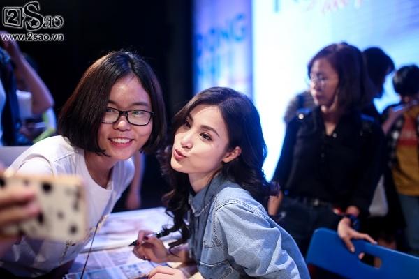 Đứng lặng lẽ sau hậu trường, Ông Cao Thắng chứng kiến Đông Nhi tỏa sáng-14